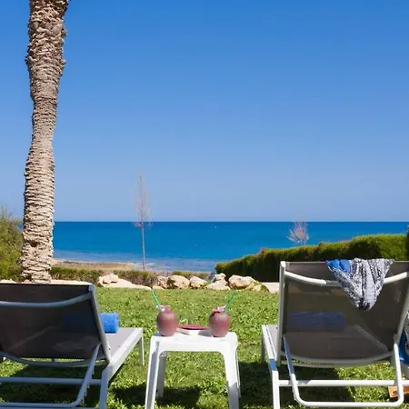 Trident 4 Apartman Paralímni