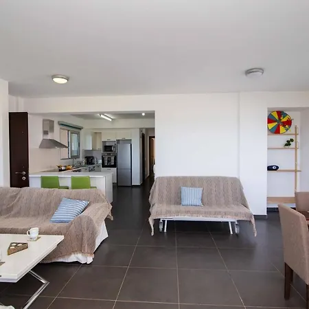 Trident 4 * Paralímni