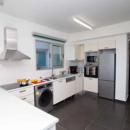 דירה Trident 4 פאראלימני