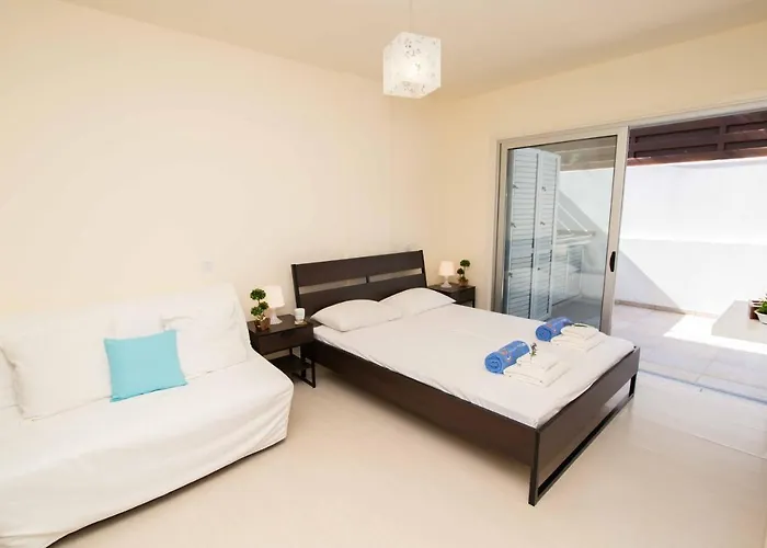 Trident 4 Apartment *